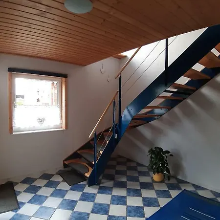 Heck Apartment *